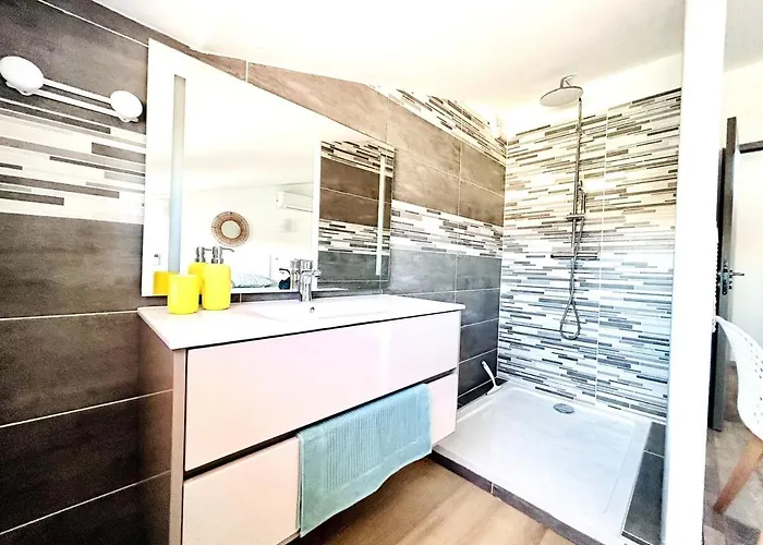 Magnifique, Grand Et Moderne T3, Piscine, Wifi, Clim, Vue Et Emplacement Superbes, Coudalere