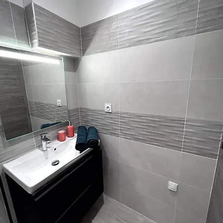 Magnifique, Grand Et Moderne T3, Piscine, Wifi, Clim, Vue Et Emplacement Superbes, Coudalere Lejlighed