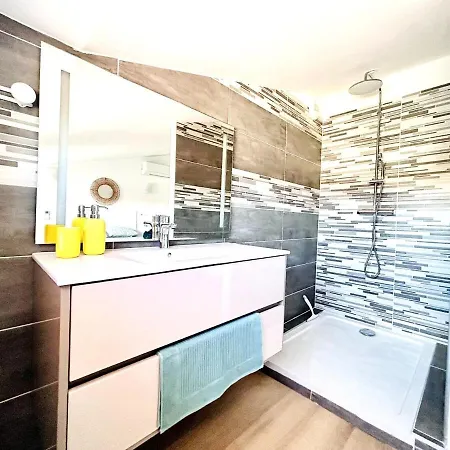 Magnifique, Grand Et Moderne T3, Piscine, Wifi, Clim, Vue Et Emplacement Superbes, Coudalere
