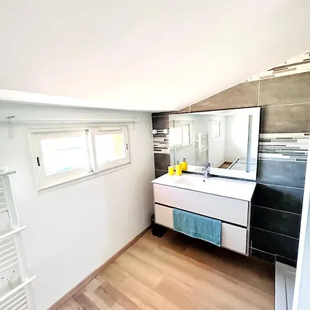 Magnifique, Grand Et Moderne T3, Piscine, Wifi, Clim, Vue Et Emplacement Superbes, Coudalere *